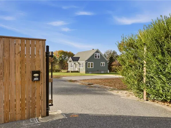 1285 Main Rd, Tiverton, RI 02878