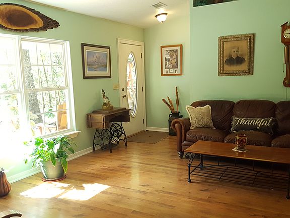 5th image of 16460 Sigmond Ln