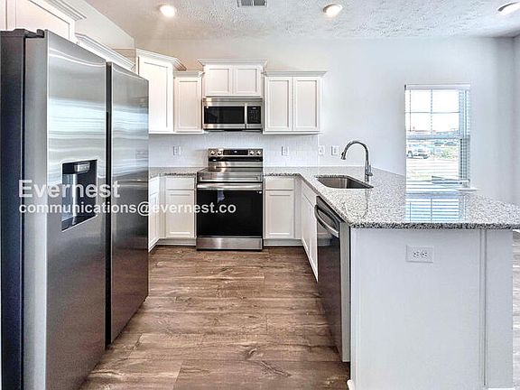 3rd image of 328 Raines Ct