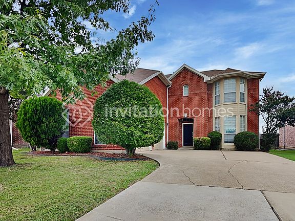 2nd image of 221 E Lynn Creek Dr