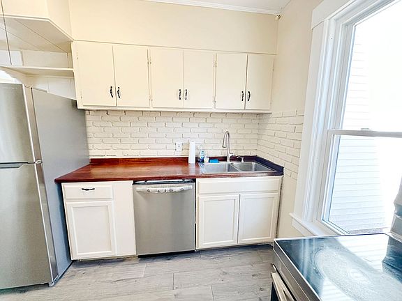 4th image of 22-24 Highland St #22