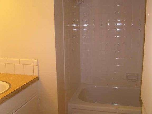 3rd image of 5433 La Jolla Dr