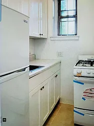 Rented by R New York