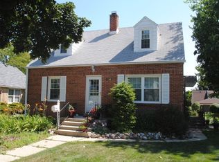 3246 S 45th St, Greenfield, WI 53219