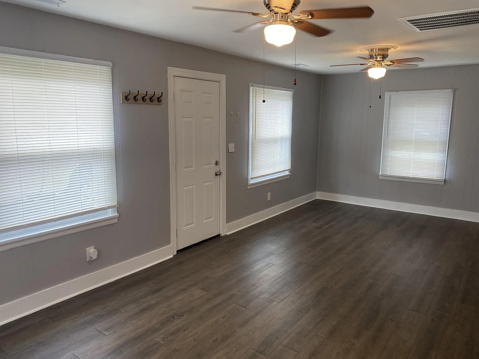 1 bed, 576 sqft, $1,100 — Photo 3