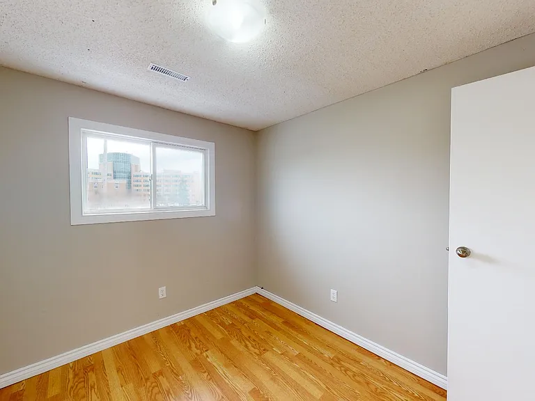 320 Westminster Ave #48 — Photo 17