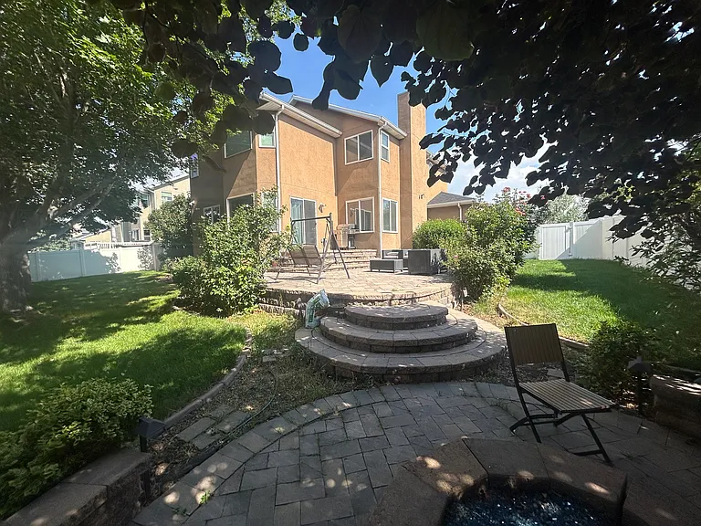 112 E Sweet Berry Dr — Photo 16
