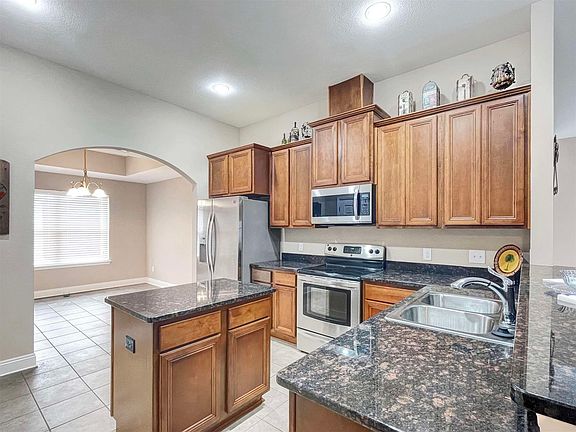 3rd image of 2562 Fiddlers Cir