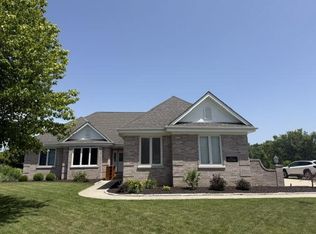 N36W22594 Long Valley Rd, Pewaukee, WI 53072