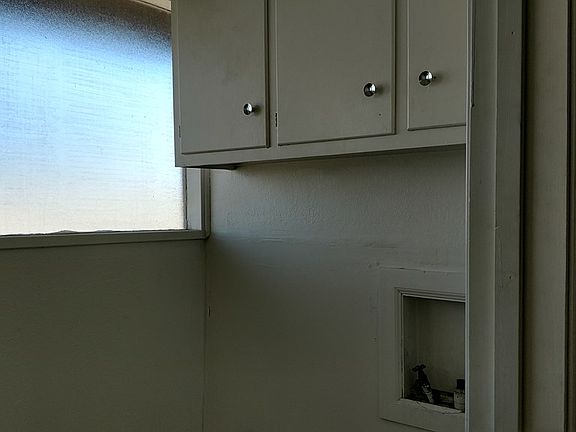 5th image of 2812 Bonham Ave