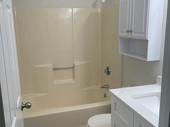 2nd image of 330 Simmonsville Ave #4