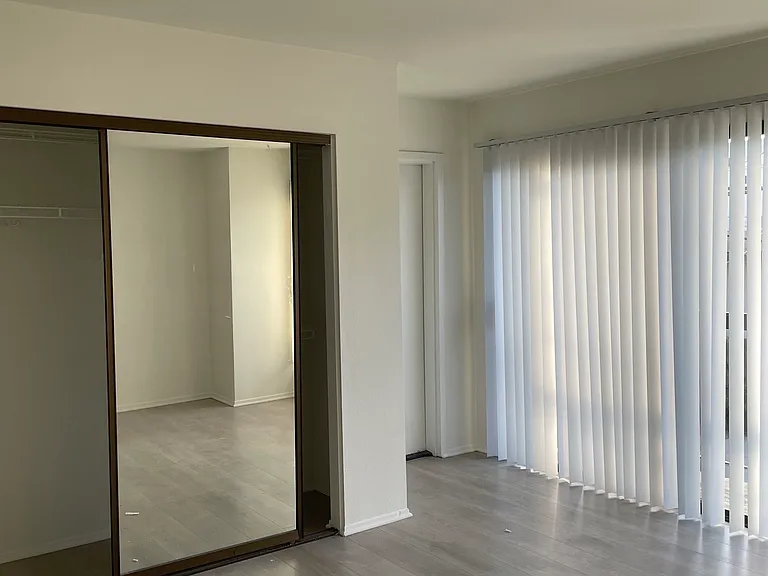 10715 Missouri Ave #304 — Photo 10