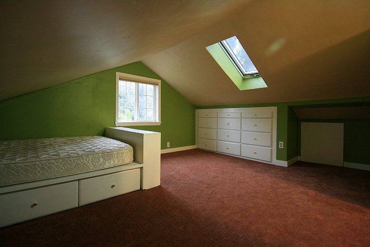 2nd image of 4807 NE Ainsworth St