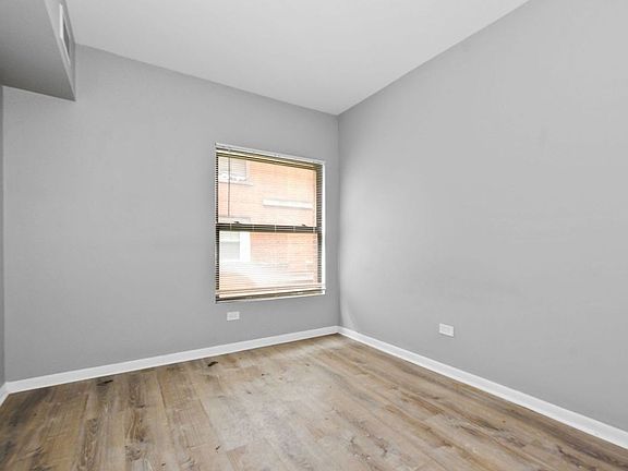 5th image of 4240 S Michigan Ave #1W
