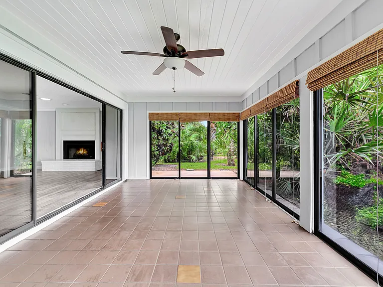 121 Prestwick Cir — Photo 16