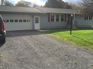 9433 Pendergast Rd, Phoenix, NY 13135