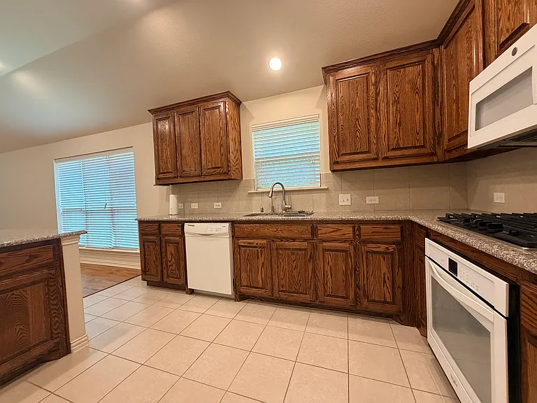 3516 Rim Fire Dr — Photo 41