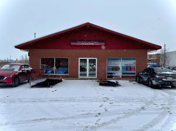 179 Agnes St, Pembroke, ON K8A 0C7
