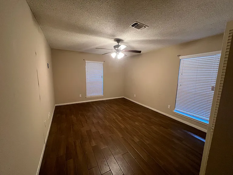 1 Circle Dr — Photo 3