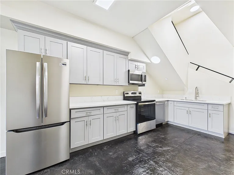 8457 Langdon — Photo 13