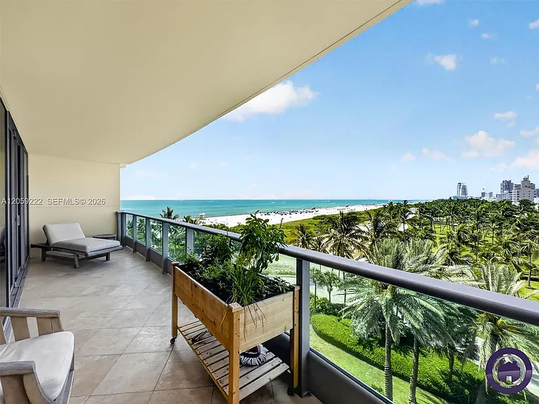 1455 Ocean Dr #704 — Photo 1