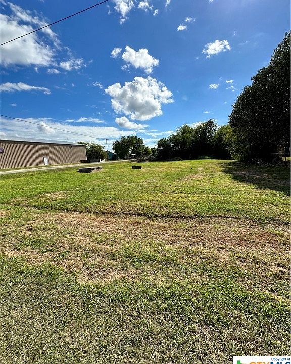 1st image of LOT 10 W Dallas Ave