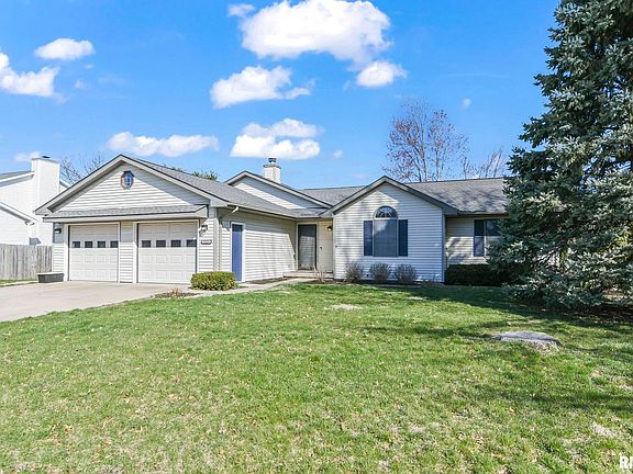 2nd image of 525 Cumberland Dr