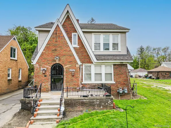 12737 Saint Marys St, Detroit, MI 48227