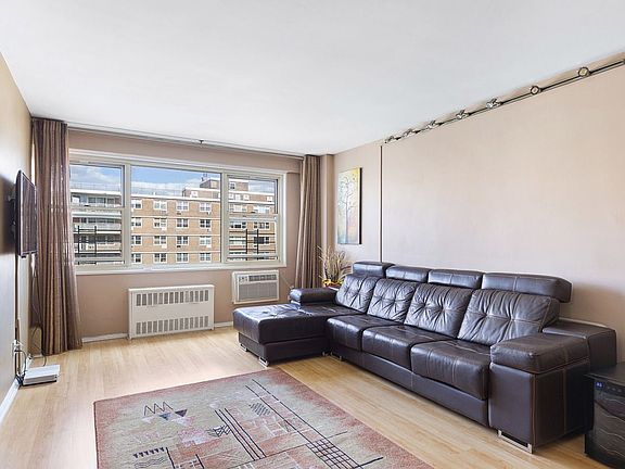 5th image of 2940 W 5th St APT 21F