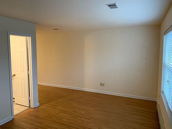 2nd image of 406 Randolph St