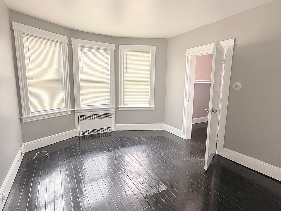 1st image of 129 Sage Ave #2R