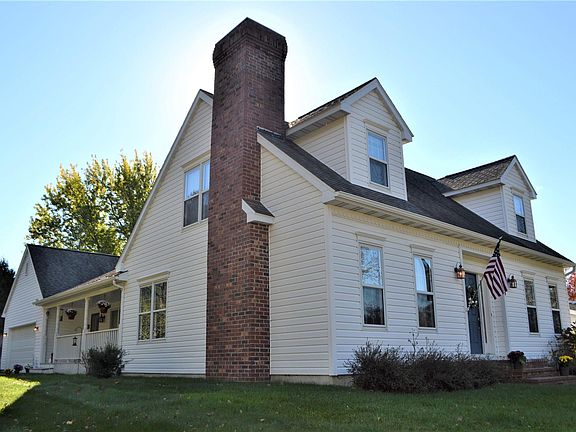 3rd image of 1319 McIndoe St