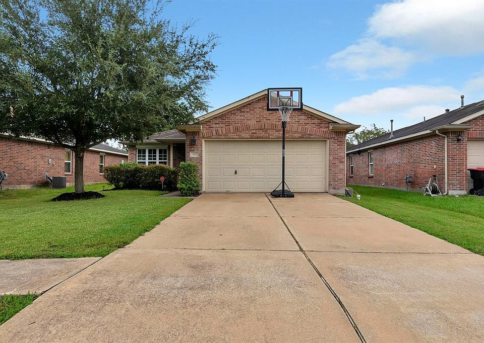 1st image of 8427 Garrett Green Ln