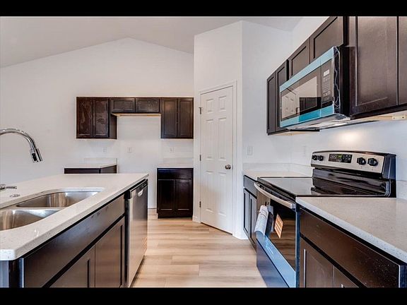 5th image of 2403 S Wheatland St