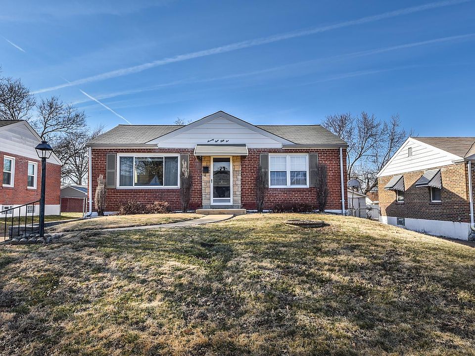 1st image of 7851 Parkwood Dr