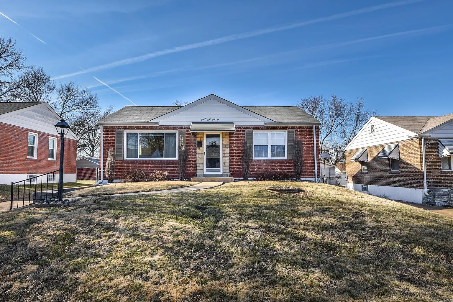 7851 Parkwood Dr photo 1