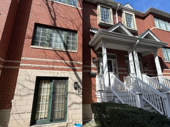 138 W 3rd St, Elmhurst, IL 60126