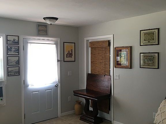 5th image of 601 Simmons Ave