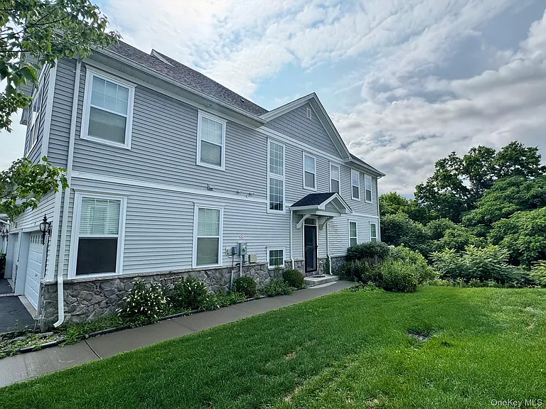 95 Meadow View Dr — Photo 4