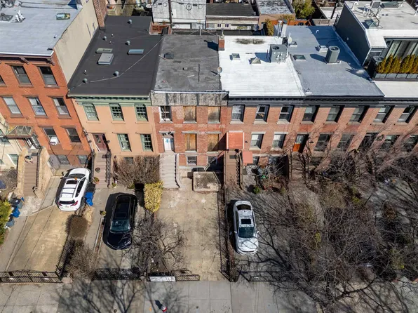 278 4th Street image 2 of 6