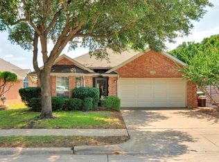 2212 Tiffany Glenn Ct, Bedford, TX 76021