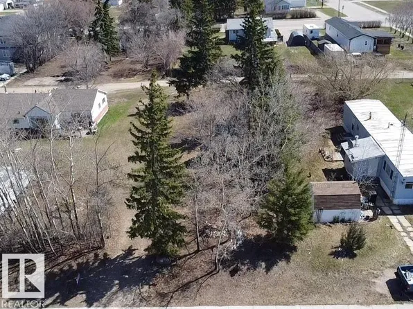 5007 51st St, Waskatenau, AB T0A 3P0