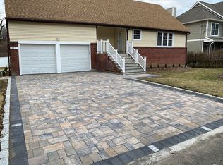 117 Halsey Rd, Yonkers, NY 10710