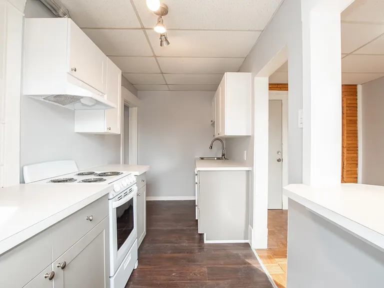 5431 Bridge St #4 — Photo 11