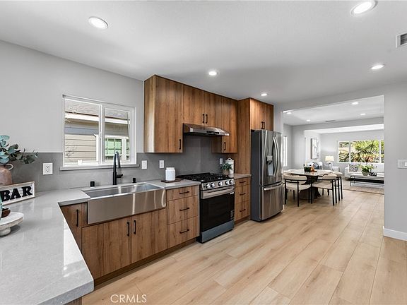 5th image of 612-614 E Colorado Blvd