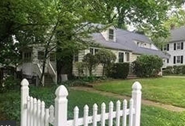 1st image of 16 Barberry Ln