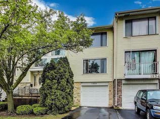 1938 Loomes Ave, Downers Grove, IL 60516