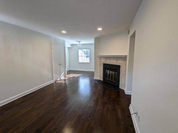 2401 Arlington Blvd APT 102