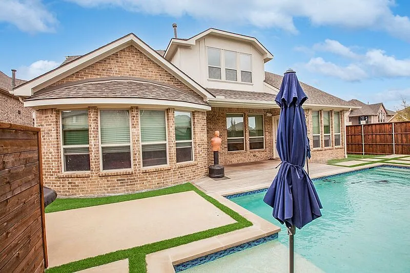 1614 Thoroughbred Ln