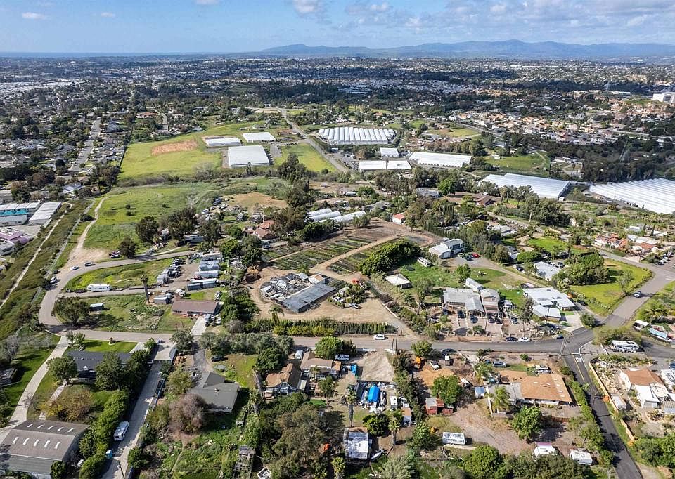1st image of Hedionda Ave